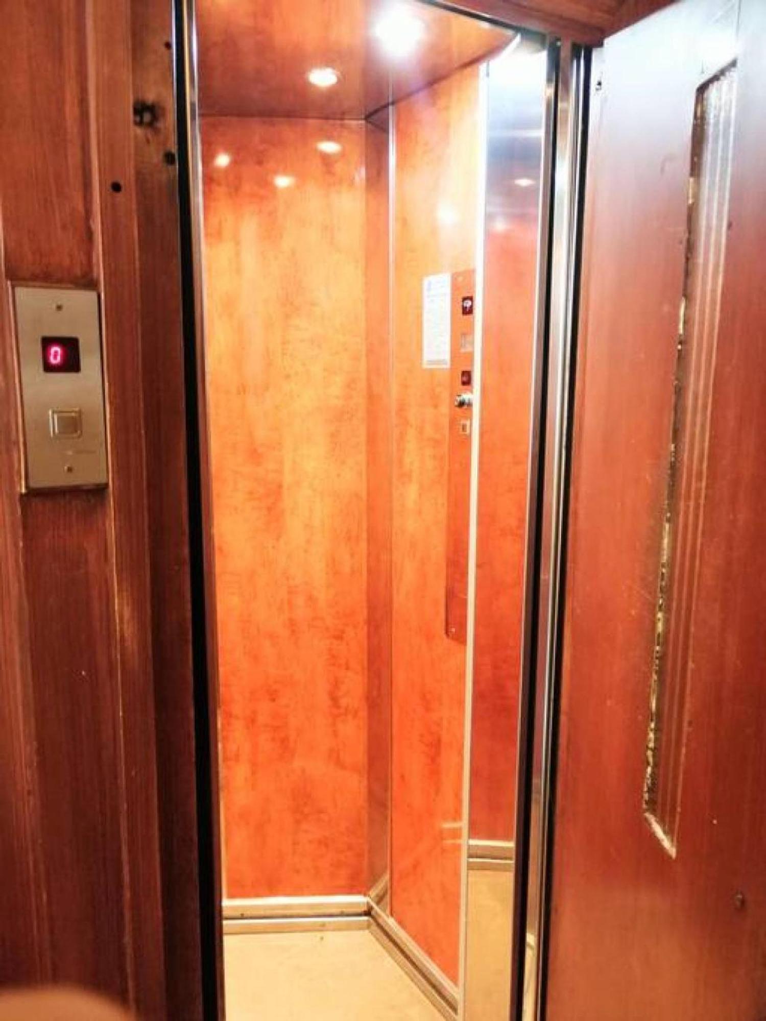Elegant Apartment Under The Acropolis Афины Экстерьер фото
